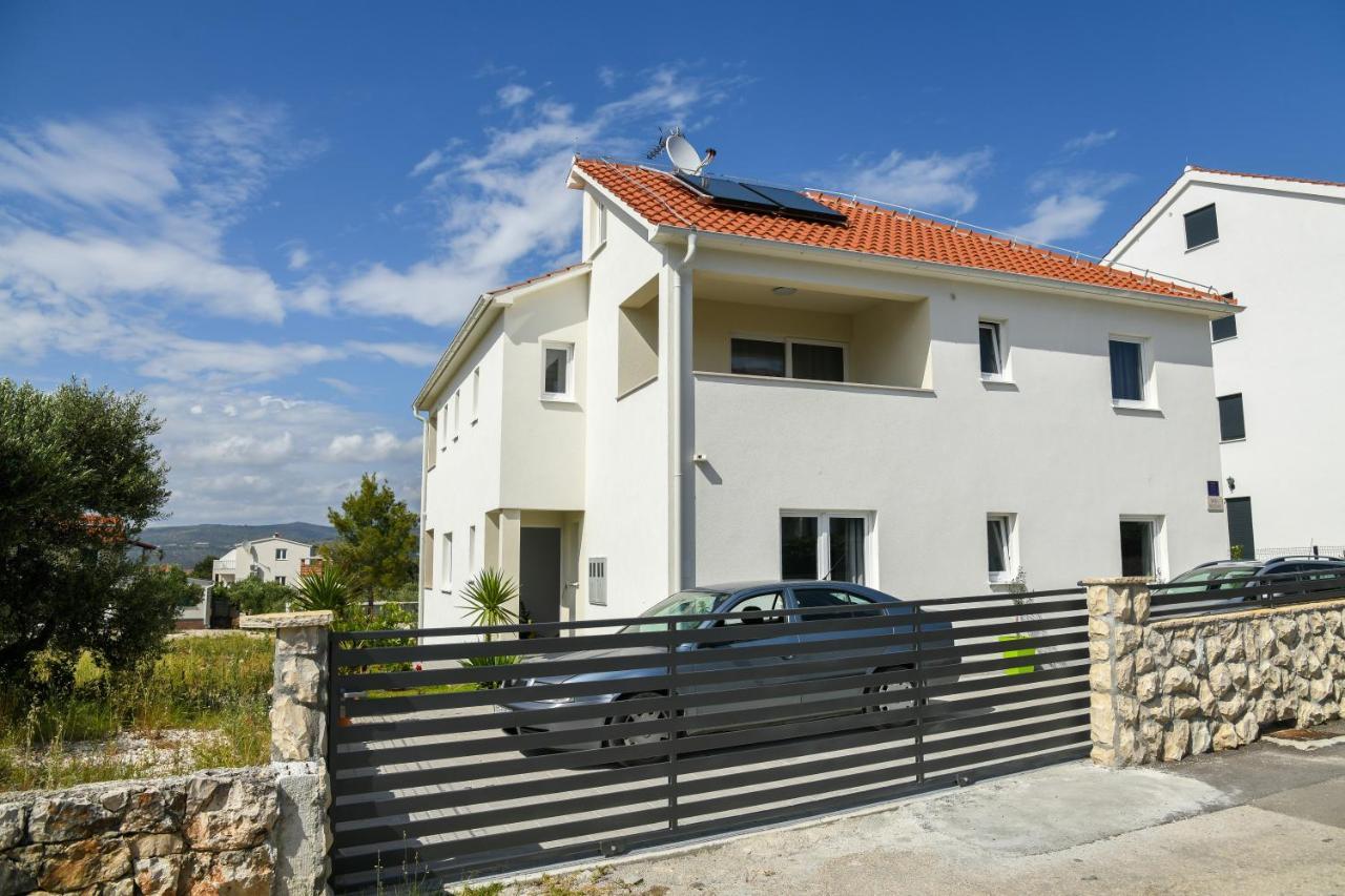 Holiday Home Mb Ražanj Exteriör bild