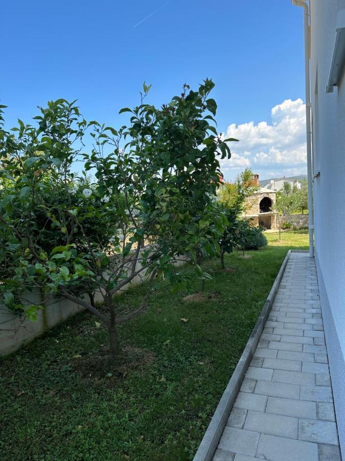 Holiday Home Mb Ražanj Exteriör bild