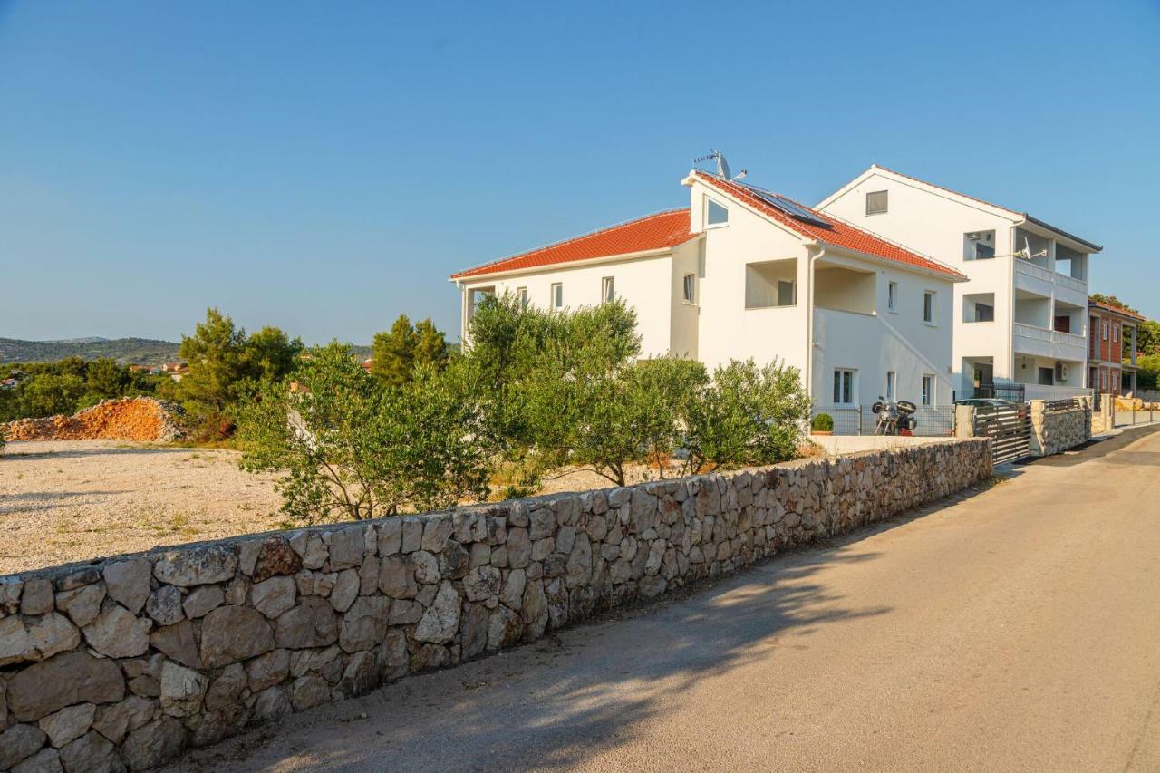 Holiday Home Mb Ražanj Exteriör bild