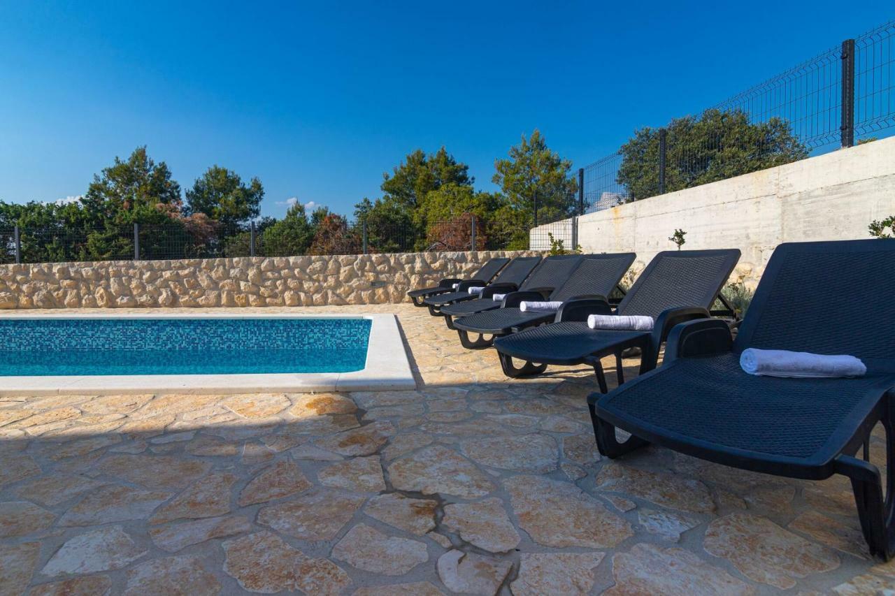 Holiday Home Mb Ražanj Exteriör bild